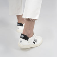 Topsy Vegan Sneaker Unisex | White Black