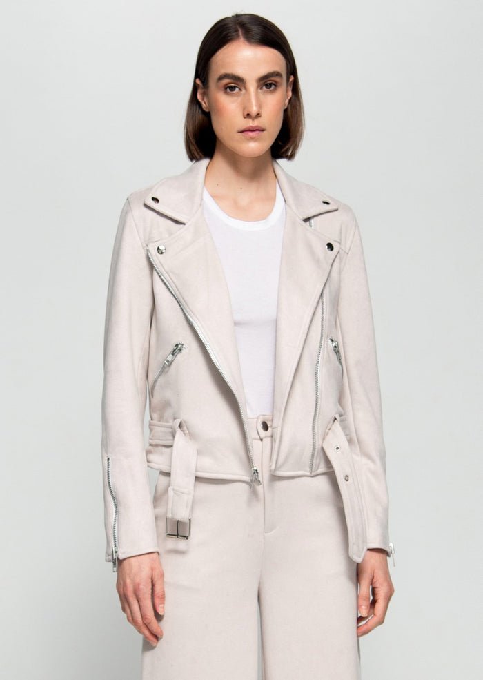 Sophie Biker, Dauntless,  Liv & Grace vegan