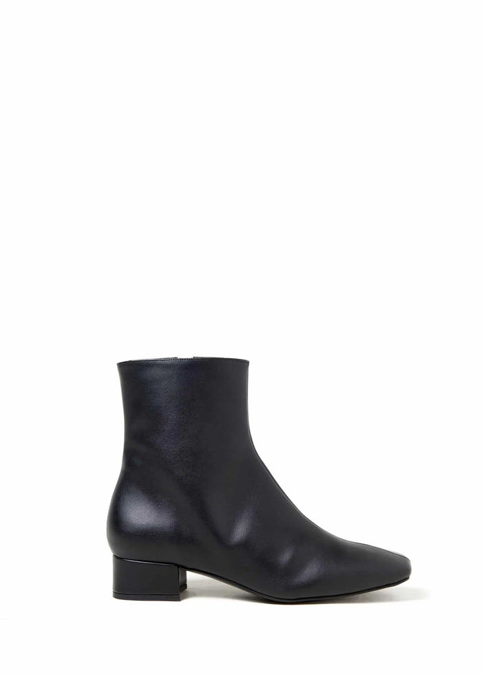 Urbanima | Botànic Black, Urbanima,  Liv & Grace vegan